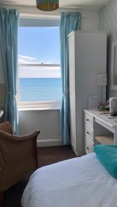 Single Room with Sea View room in Whitecliff Guest House
