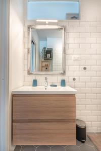 City Vibes Apartment with Balcony and Spectacular View