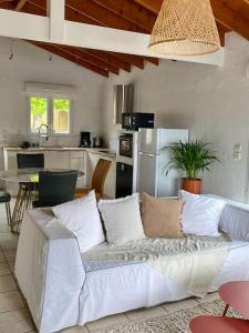 Jolie petite maison rénovée piscine