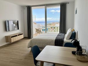 Costa Adeje - Modern Apartment with Terrace Views of Ocean & Sunset