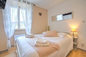 Appartements Le Deroc - Netflix Wi-Fi Fibre Terrasse : photos des chambres