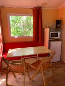 Villages vacances Camping La Saline d-Arc et Senans : photos des chambres