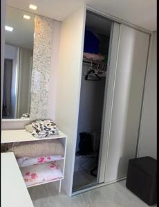 Cond. Clube sacada gourmet churrasqueira na sala