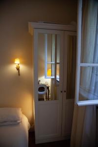 Arc de Triomphe Chic Room