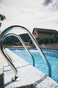 Pam Dubova Holiday - 杜博瓦乡