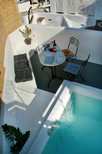 The Wine Cellar House by A Terre Cave Villas