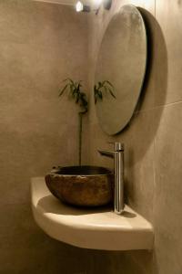 The Wine Cellar House by A Terre Cave Villas