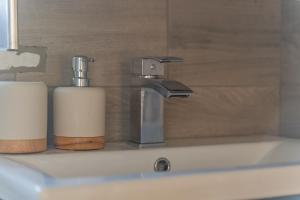 Large Home for Contractor & Families close to Birmingham City Centre & Attractions & M5