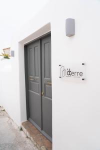 The Wine Cellar House by A Terre Cave Villas