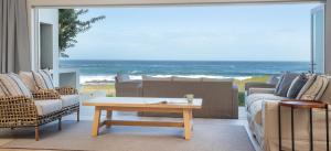 Seapearl Oceanfront Villa and Cottage