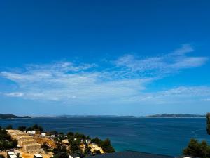 Mobile Home SkyLine - beautiful sea view - on the palm of the beach