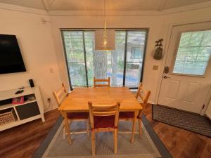 28 Night Heron - Two bedroom, two bath, pet friendly, 5 min walk to beach and pool