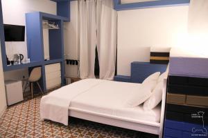 Deluxe Double Room with Balcony and Sea View room in B & B Casa Manfredi