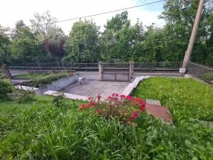 Garden House Trezzo - 瓦匹欧达