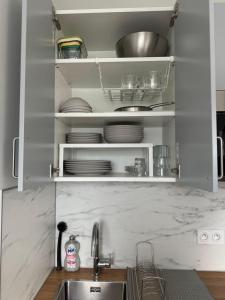 Appartements Studio Saint Cyr : photos des chambres