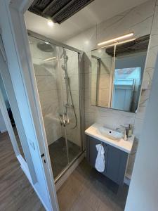 Appartements Studio Saint Cyr : photos des chambres