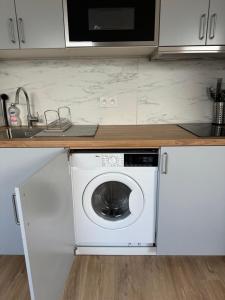Appartements Studio Saint Cyr : photos des chambres