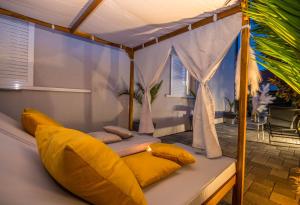Ledenko Holiday Home Private Pool & Jacuzzi