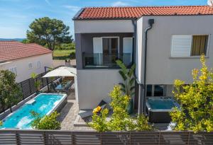 Ledenko Holiday Home Private Pool & Jacuzzi