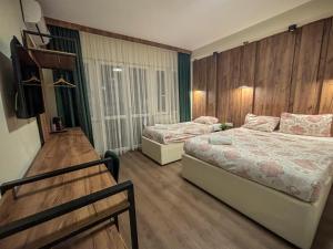 Calla Bella Rooms & Snack Bar