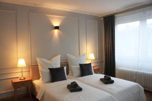 R B Apartment Hamburg Family - Zentrumsnah - 108 qm mit Dachterrasse - Küche - Waschtrockner - Smart TV - Badewanne & Dusche - kostenloser Parkplatz - 2 Schlafzimmer