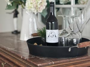 Wake Up to Stunning Views - Luxury Counrty Escape by Scotch Hill Truffle Farm