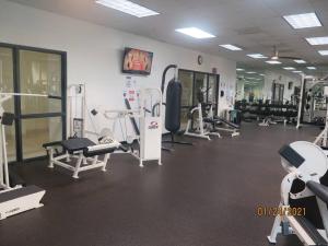 Cozy newly furnished apartment , on the 6th floor.