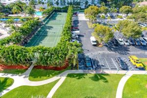 Cozy newly furnished apartment , on the 6th floor.