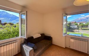 1 Bedroom Beautiful Apartment In Domaso