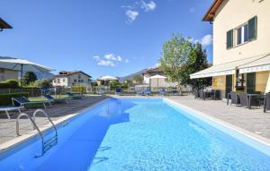 1 Bedroom Beautiful Apartment In Domaso