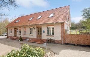 3 Bedroom Lovely Apartment In Engesvang