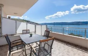 Stunning Apartment In Komarna With Wifi - Ploča
