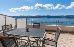 Stunning Apartment In Komarna With Wifi