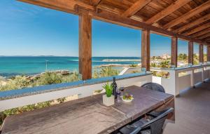 Lovely Apartment In Privlaka