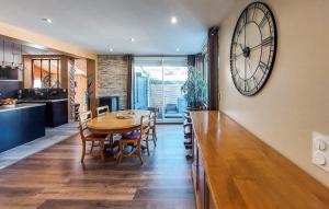 Awesome Home In Saint-Michel-Chef-Chef