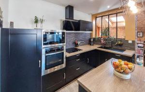 Maisons de vacances Awesome Home In Saint-Michel-Chef-Chef : Maison de Vacances 2 Chambres