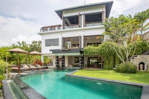 Moonlight and Sunshine Villa