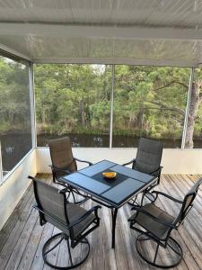 Bay Breeze Bliss-Hot Tub, Bar and Canal 5mi to Beach