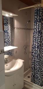 Studio RDC centre ville, plage imminente