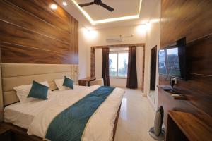 Mokshda Premium Hotel & Restaurant, Rishikesh