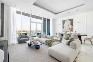 Oceana Luxury 4 BR Apartment with Resort Access and Sea Views by Exclusive Holiday Homes