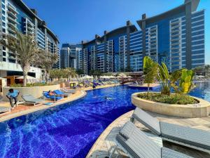 Oceana Luxury 4 BR Apartment with Resort Access and Sea Views by Exclusive Holiday Homes