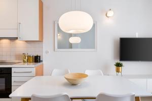 Sunny Apartment Aurora