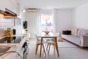 Sunny Apartment Aurora