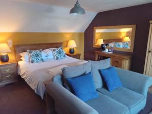 Superior Double Room with Loch View room in Lime Tree An Ealdhain