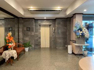 Klaang Muang Hotel (โรงแรมกลางเมือง)