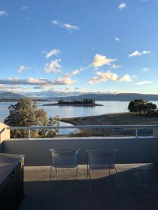 Horizons 424 Lake Jindabyne Waterfront 2 Bedroom Apartment