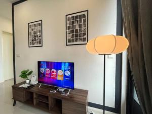 3Mins Walk to Legoland, Gleneagles Hospital & Mall of Medini -DPristine-6Pax-2R2B-