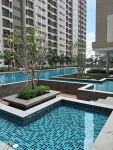 C-10-04 - 2 Room - Youth City - Nilai - Infinity pool - Labu