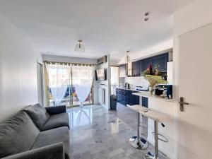 Juan-Les-Pins 150m des plages 6 couchages Parking